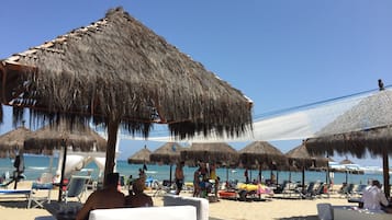 Liegestühle, Strandtücher