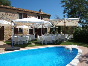 Outdoor pool - Renovated farmhouse with private swimming pool and spectacular views. (Castiglione Messer Raimondo)