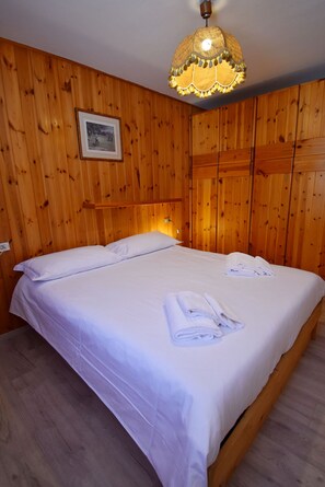 2 bedrooms, free WiFi, bed sheets