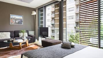 3 bedrooms, in-room safe, iron/ironing board, travel crib