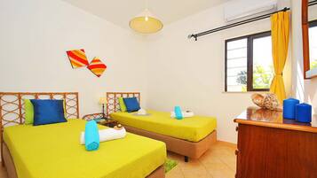 3 bedrooms, in-room safe, iron/ironing board, WiFi (free)