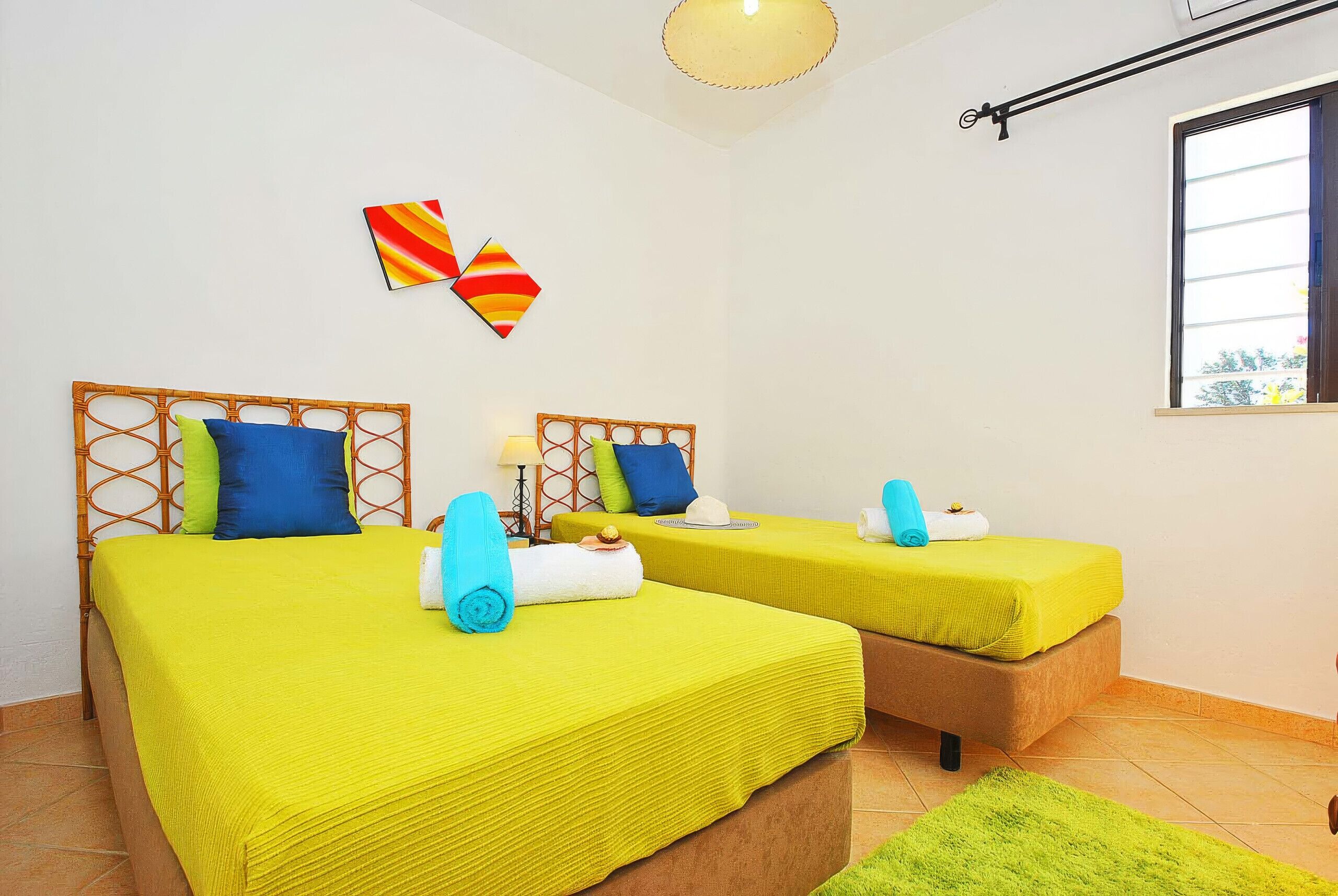 3 bedrooms, in-room safe, iron/ironing board, free WiFi