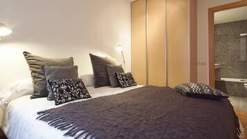 3 slaapkamers, een kluis op de kamer, een strijkplank/strijkijzer