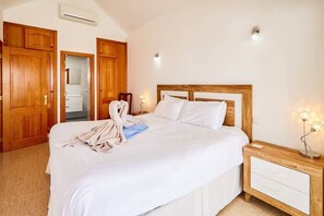 3 bedrooms, iron/ironing board, free WiFi, bed sheets - Villa Del Sol | Family Villa by Villas Now (Playa Blanca)
