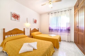 8 bedrooms, iron/ironing board, free WiFi, bed sheets - Villa Sasha - PlusHolidays (Calpe)