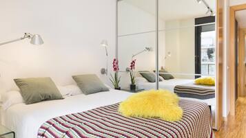 3 bedrooms, in-room safe, iron/ironing board, travel crib