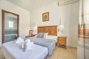 7 bedrooms, iron/ironing board, free WiFi, bed sheets