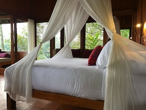 Villa Kelapa | 1 bedroom, premium bedding, minibar, in-room safe - Clove Tree Hill (Selemadeg)