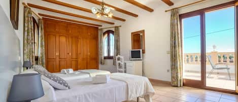 6 habitaciones, tabla de planchar con plancha y wifi gratis