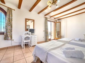 6 bedrooms, iron/ironing board, free WiFi, bed sheets - Villa Fuster - PlusHolidays (Calpe)