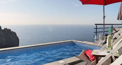 Perched above village, ocean views | Jardim Mar