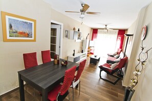 TV - PINEDA 3 with sea views, beach at 100m (La Pineda)