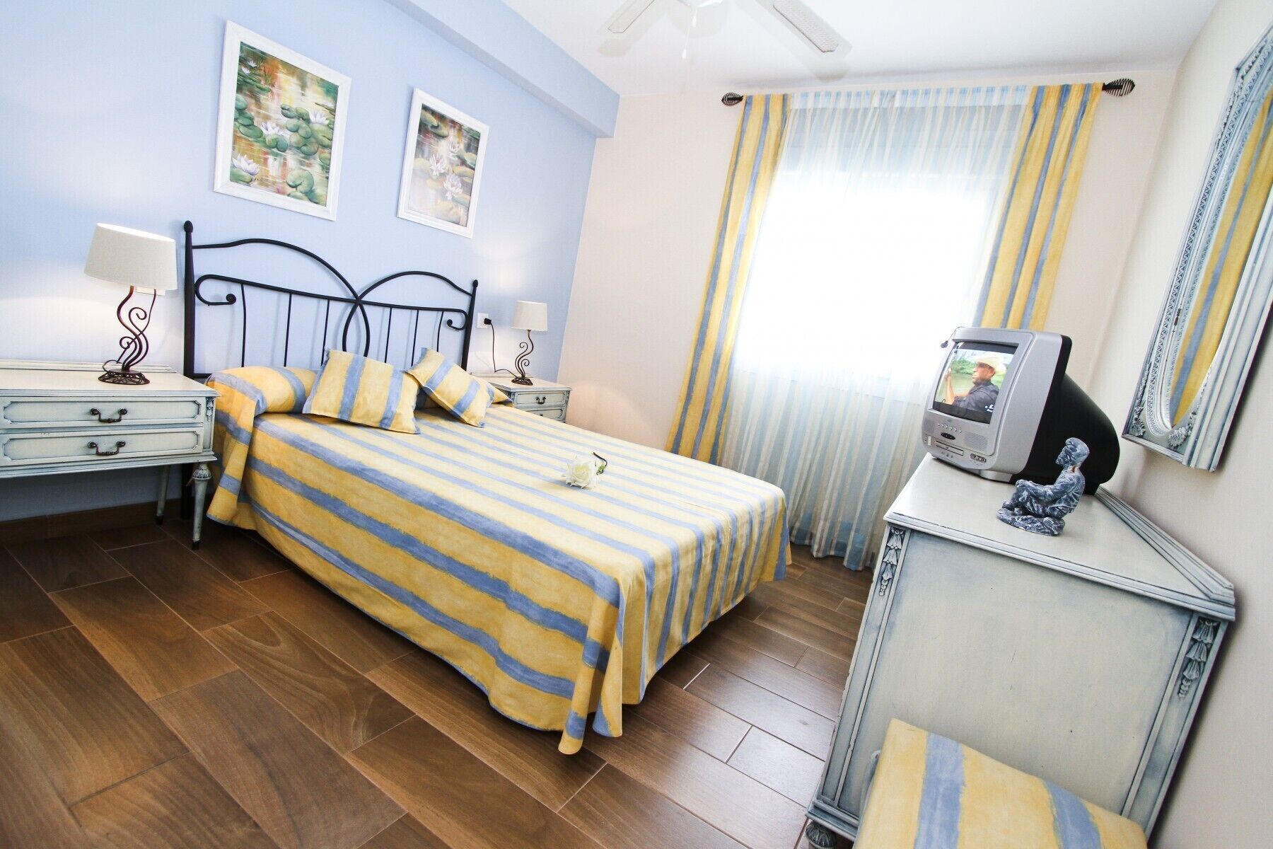 3 chambres, fer et planche à repasser, Wi-Fi gratuit, draps fournis