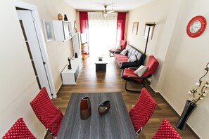 TV - PINEDA 3 with sea views, beach at 100m (La Pineda)