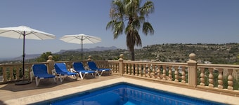 Villa Aline tussen Moraira en Calpe privé zwembad WIFI airconditioning