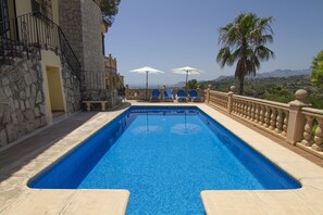 Outdoor pool, pool loungers - Villa Aline between Moraira and Calpe, private pool, WIFI, air conditioning, (Benissa)