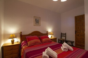 4 bedrooms, free WiFi, bed sheets