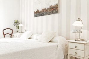 2 bedrooms, iron/ironing board, free WiFi, bed sheets