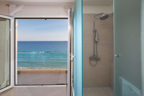 House, 3 Bedrooms, Sea View | Bathroom | Shower, free toiletries, hair dryer, bidet