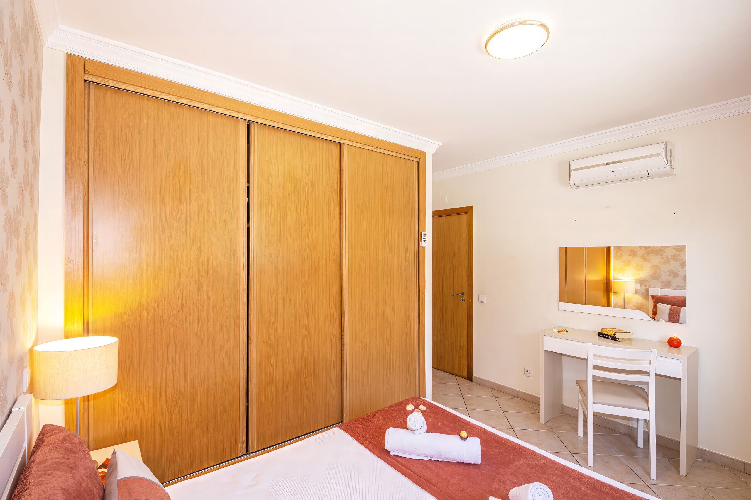 5 bedrooms, in-room safe, iron/ironing board, free WiFi