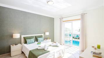 5 bedrooms, in-room safe, iron/ironing board, free WiFi