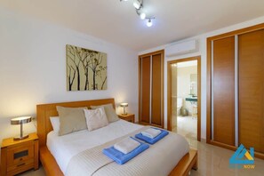 4 bedrooms, in-room safe, iron/ironing board, free WiFi