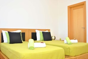 2 bedrooms, in-room safe, iron/ironing board, free WiFi