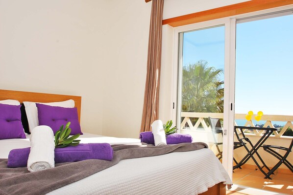 2 bedrooms, in-room safe, iron/ironing board, free WiFi
