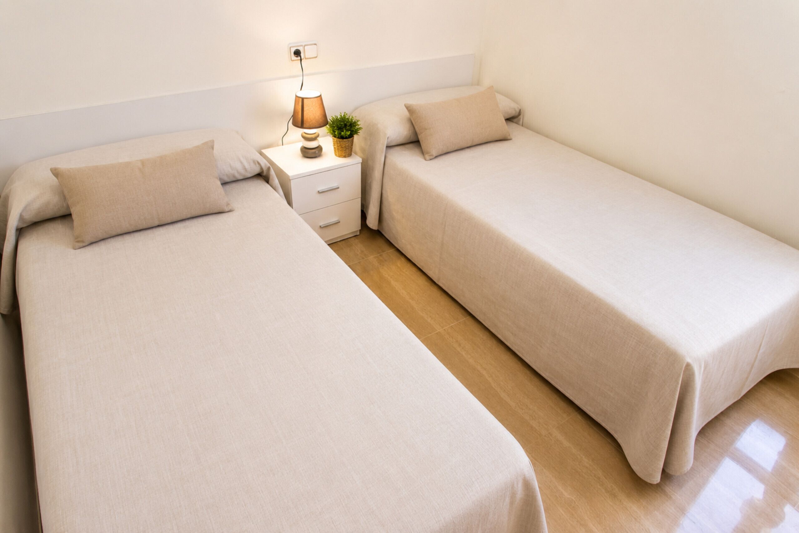 3 bedrooms, iron/ironing board, WiFi (free), bed sheets