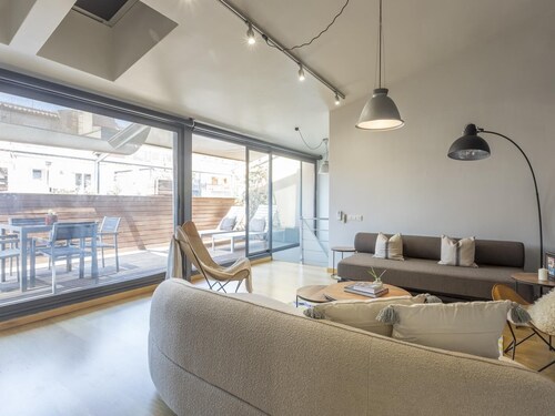 My Space Barcelona Penthouse in Bonanova with Private Terrace for 6