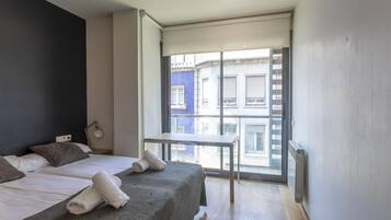 3 chambres, coffres-forts dans les chambres, fer et planche Ă  repasser