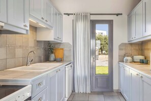 Kühlschrank, Mikrowelle, Ofen, Geschirrspüler