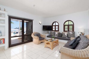 TV, DVD player - 114 - Villa Michelle (lh114) (Playa Blanca)