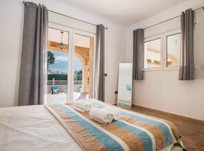 4 bedrooms, iron/ironing board, free WiFi, bed sheets - Villa Noa - PlusHolidays (Calpe)