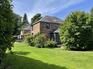 Exterior - Fabulous open plan house in large country estate close to beach and visitor attractions (By Arbroath)