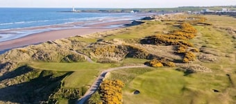 Fabulous open plan house in large country estate close to beach and visitor attractions