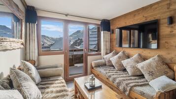 Televisie, een dvd-speler en een filmbibliotheek