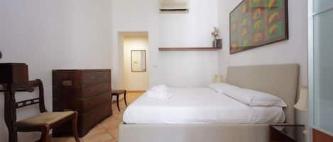 2 slaapkamers, een strijkplank/strijkijzer, wifi, beddengoed
