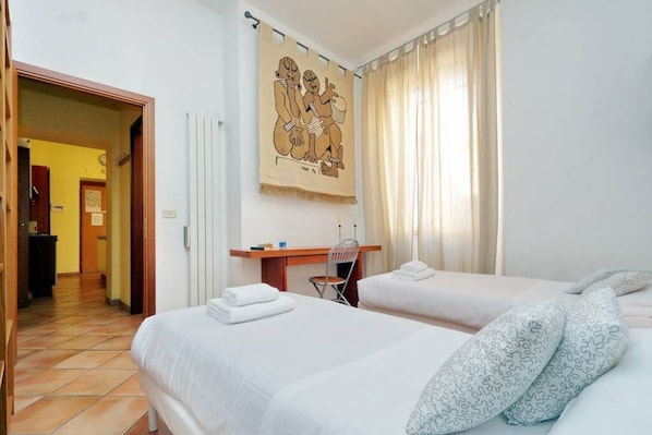 2 makuuhuonetta, silitysrauta/-lauta, Wi-Fi, vuodevaatteet