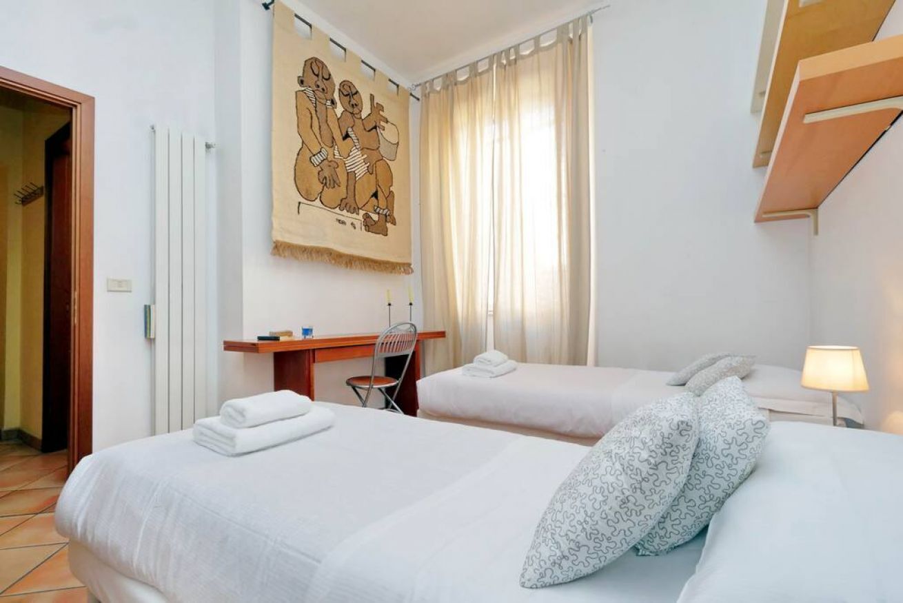 2 habitaciones, tabla de planchar con plancha, wifi y ropa de cama 