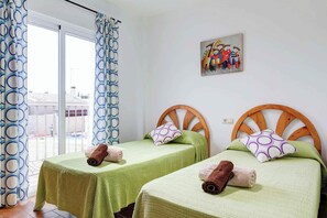 4 bedrooms, WiFi, bed sheets - Villa Mango - Three Bedroom Villa, Sleeps 6 (Nerja)
