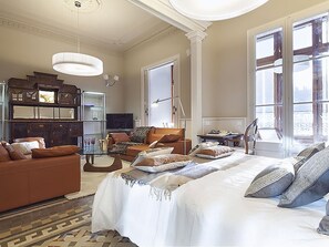 4 bedrooms, in-room safe, iron/ironing board, travel cot