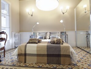 4 bedrooms, in-room safe, iron/ironing board, travel cot