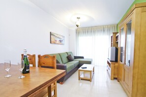 TV - J TRAMUNTANA Apartment - Salou Villa (Salou)