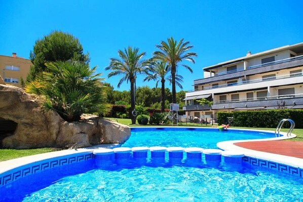 Pool - J TRAMUNTANA Apartment - Salou Villa (Salou)