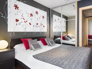 2 slaapkamers, een kluis op de kamer, een strijkplank/strijkijzer