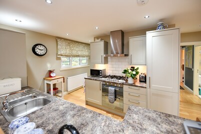 Charming 4* House. Sea Views. Next to Golf Course. 4 en suite bedrooms