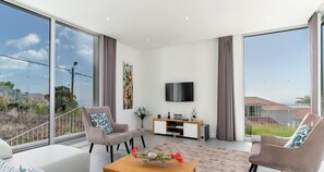 Smart TV, DVD player