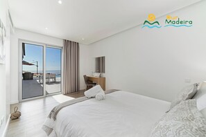 3 bedrooms, desk, iron/ironing board, WiFi