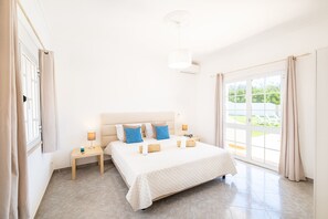 5 bedrooms, in-room safe, iron/ironing board, free WiFi